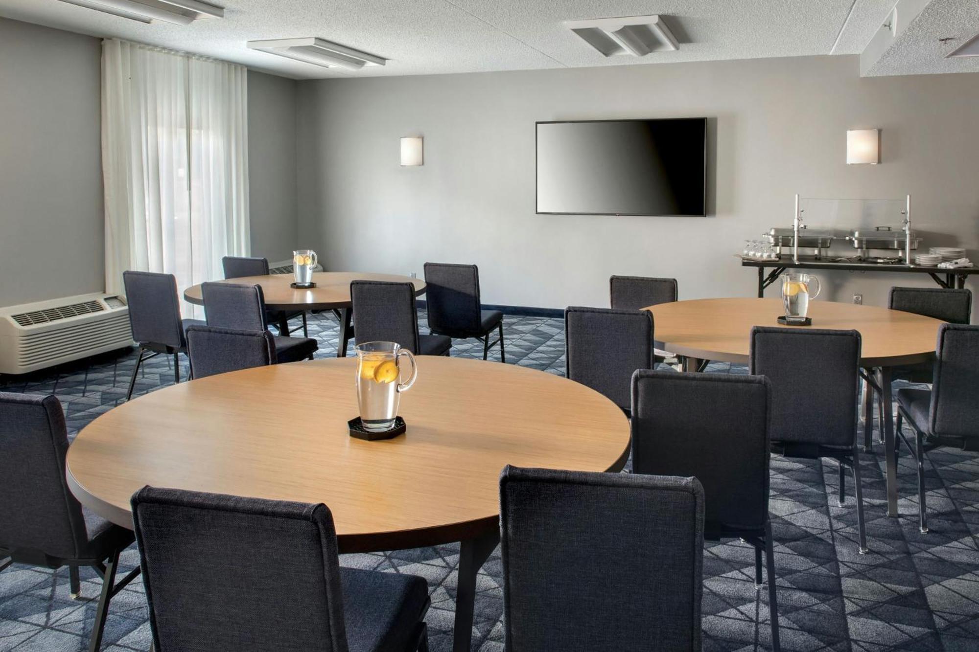 Courtyard By Marriott