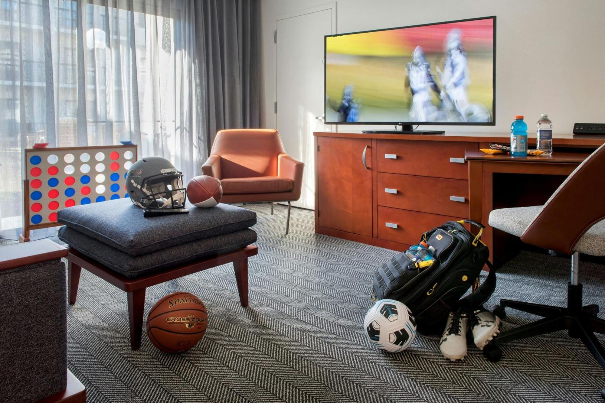Courtyard By Marriott Hotel
