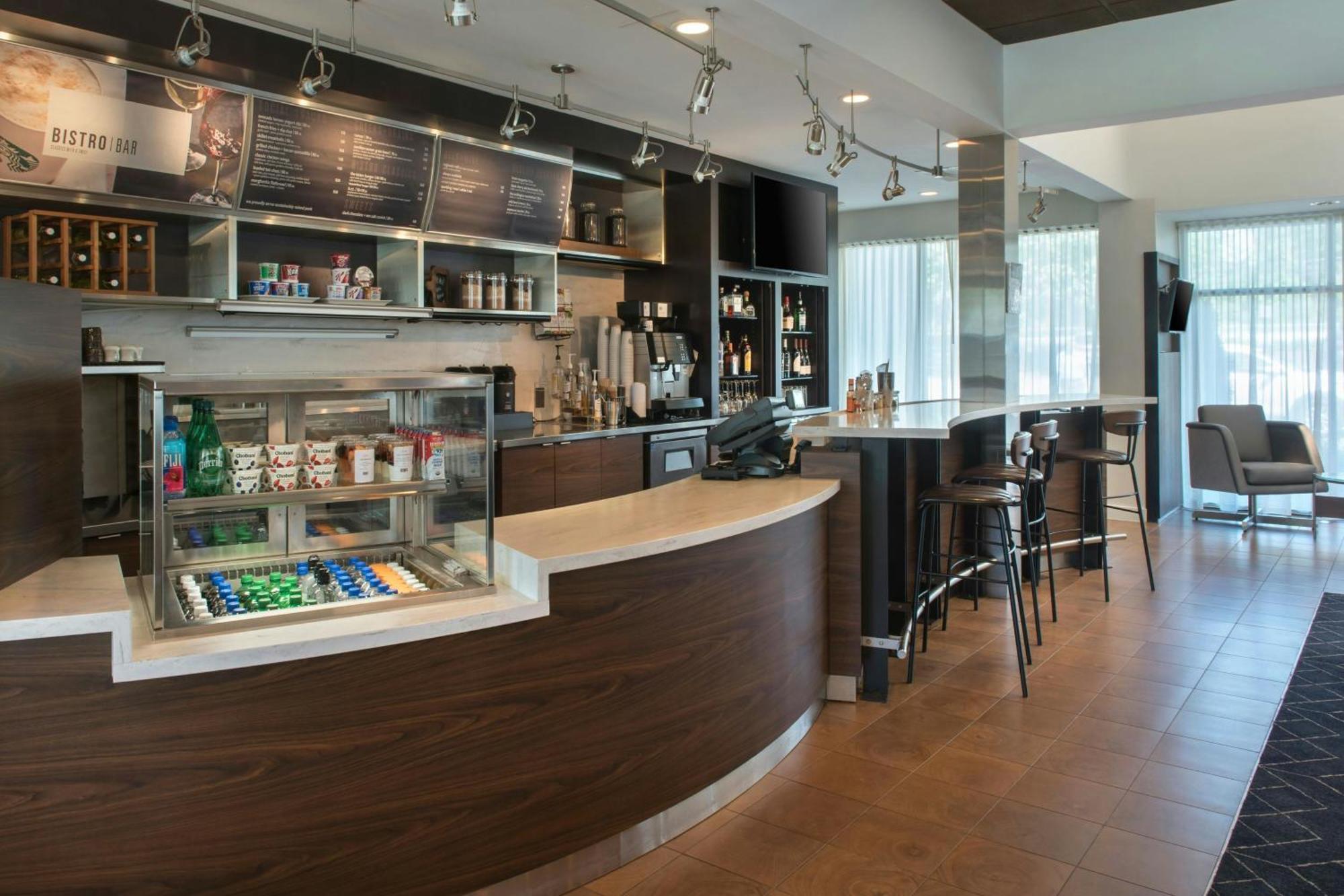 Hotel Courtyard By Marriott