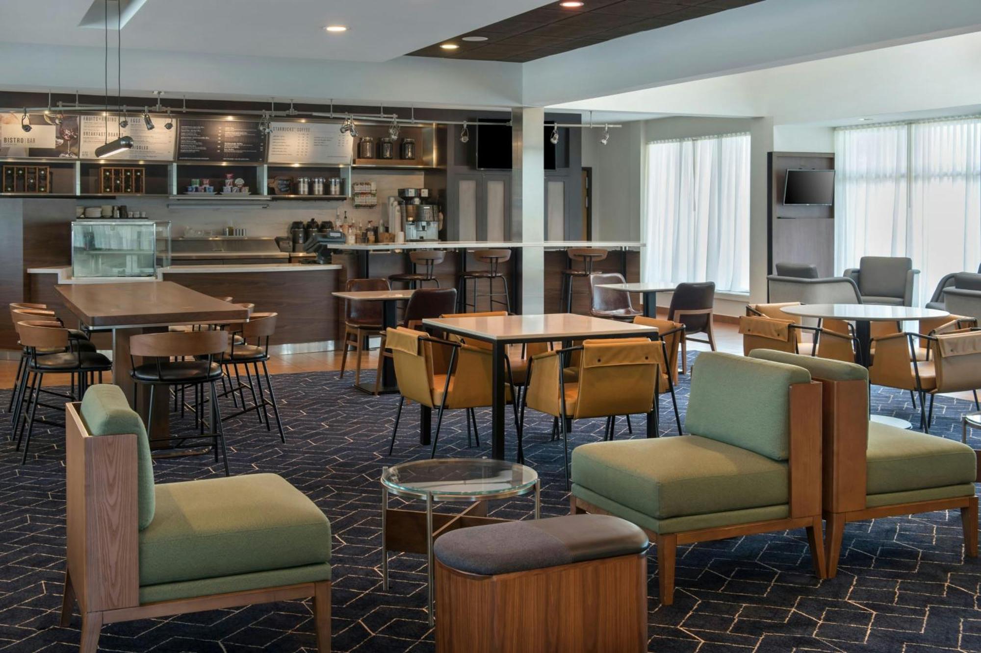 Courtyard By Marriott Hotel 3*